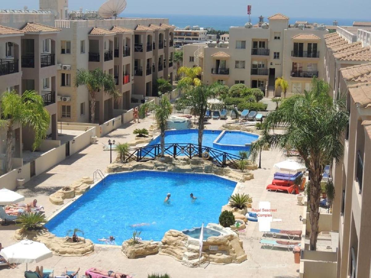 Sunny View - A Stunning Apartment With Private Rooftop Pafos Exterior foto