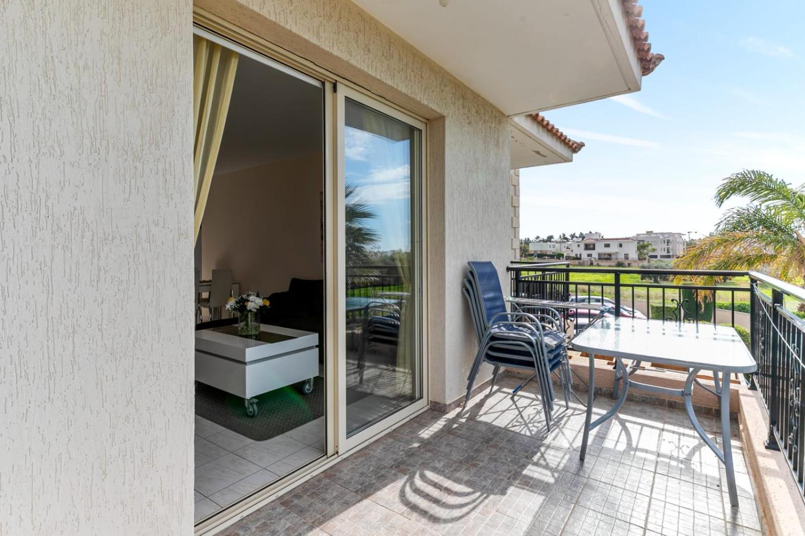 Sunny View - A Stunning Apartment With Private Rooftop Pafos Exterior foto