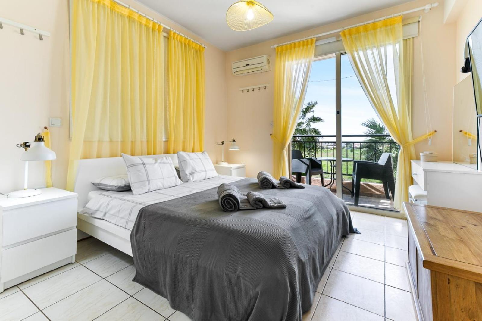 Sunny View - A Stunning Apartment With Private Rooftop Pafos Exterior foto