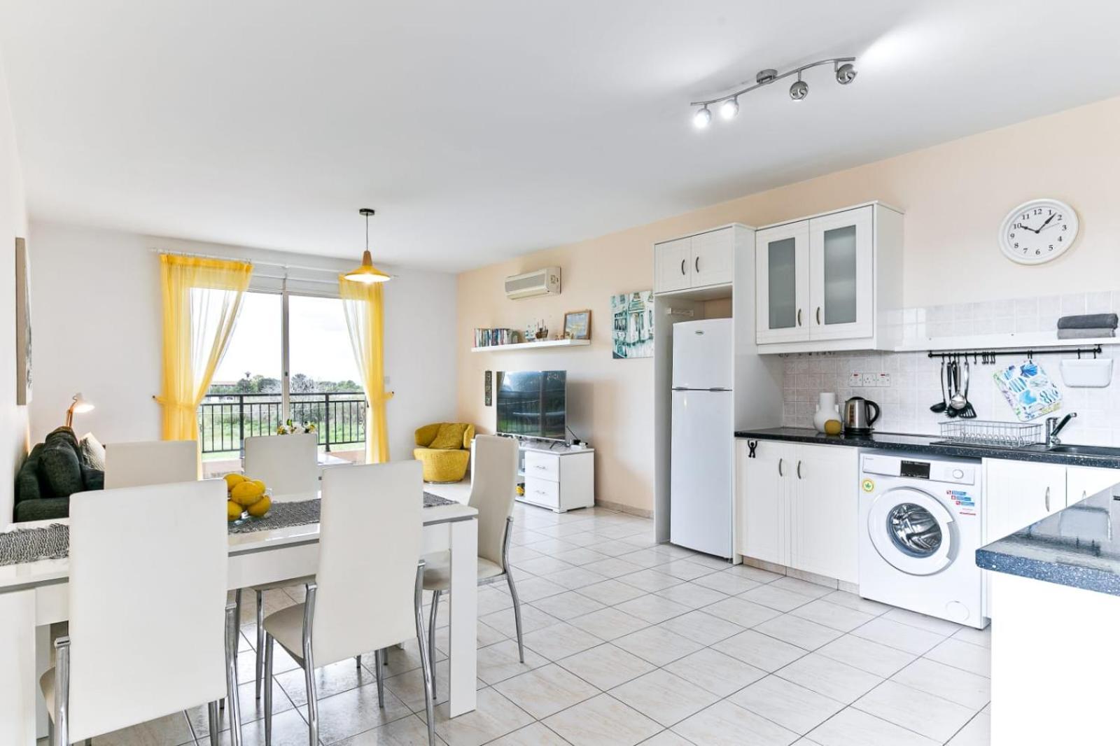 Sunny View - A Stunning Apartment With Private Rooftop Pafos Exterior foto