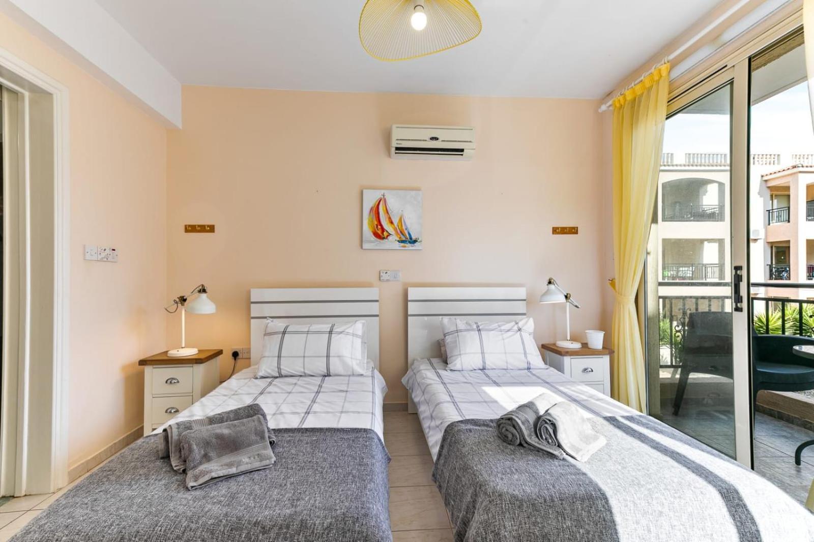 Sunny View - A Stunning Apartment With Private Rooftop Pafos Exterior foto