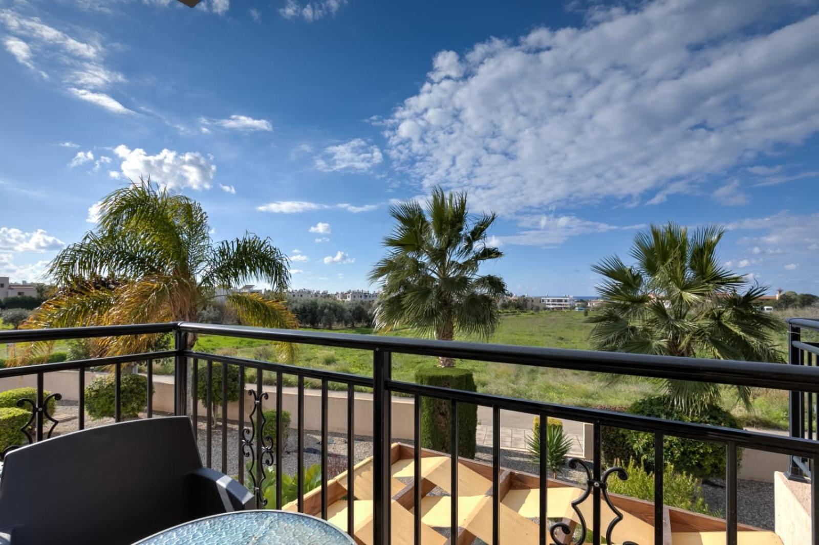 Sunny View - A Stunning Apartment With Private Rooftop Pafos Exterior foto