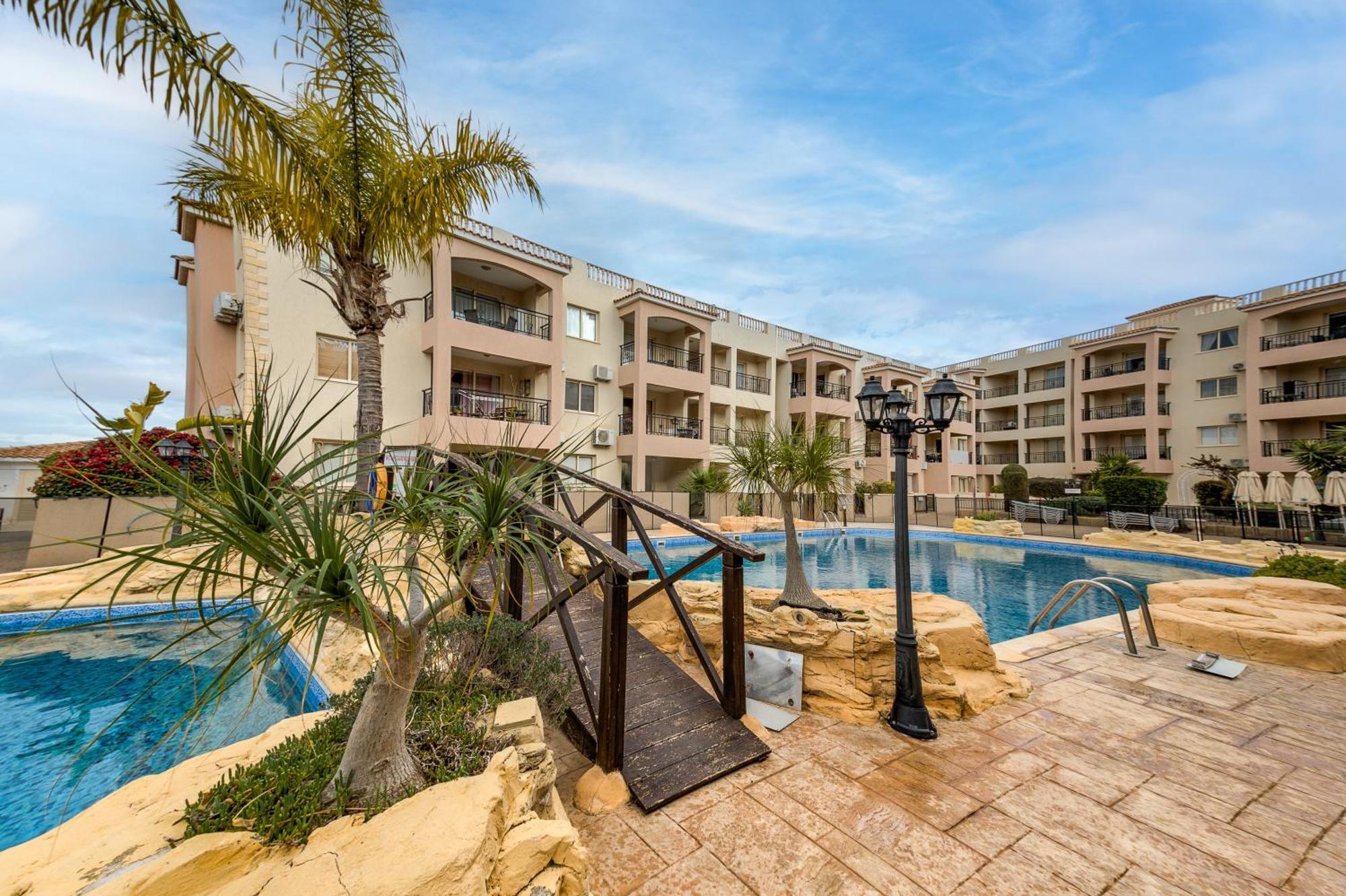Sunny View - A Stunning Apartment With Private Rooftop Pafos Exterior foto