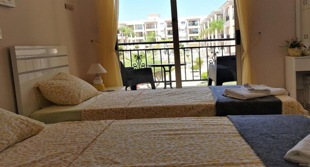 Sunny View - A Stunning Apartment With Private Rooftop Pafos Exterior foto